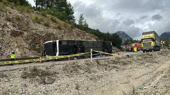 Burdur'da Yolcu Otobüsü Devrildi: 1 Ölü, 8 Yaralı