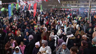 Ordu'da Perşembe Yaylası'nda düzenlenen kar festivali katılımcılardan büyük ilgi gördü