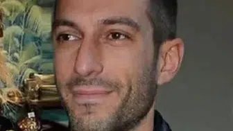 Allan Hakko kimdir, kaç yaşında ve ne iş yapmaktadır?