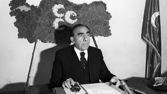 Alparslan Türkeş kimdir ve ne zaman hayatını kaybetmiştir?