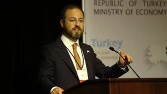 Ekim Alptekin kimdir ve hangi alanlarda faaliyet göstermektedir?