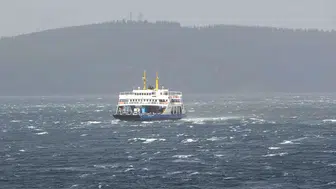 Kuzey Ege'de fırtına nedeniyle yarın yapılması planlanan feribot seferleri iptal edildi