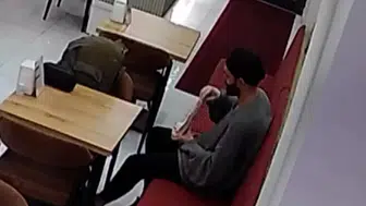Elazığ'daki lokantada hesabı ödememek için sakalını dürümün içine koydu