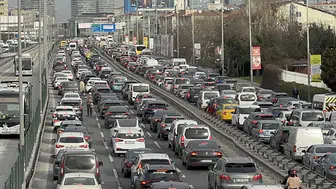 İstanbul'da iftar öncesi trafik yoğunluğu yüzde 89'a ulaştı