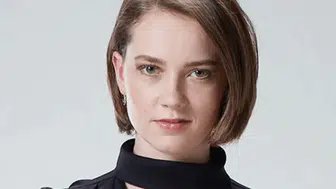 Yer Altı Dizisi Hülya Karakteri ve Ece Çeşmioğlu'nun Kariyeri Hakkında Bilgiler Neler?