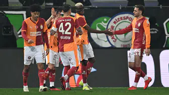Galatasaray'da Osimhen ve Icardi Aynı Anda İlk 11'de Mi Yer Alacak?