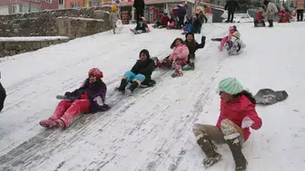 Hakkari ve Yüksekova'da Kar Yağışı Nedeniyle Eğitime Ara Verildi