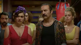 Organize İşler: Sazan Sarmalı filminin konusu ve oyuncu kadrosu nedir?