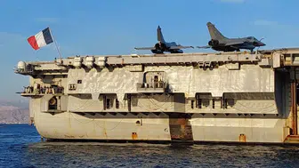 Fransız Charles de Gaulle uçak gemisi Doğu Akdeniz'e doğru yola çıktı