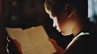 Türkiye'de Okurların Vazgeçemediği Kitaplar Neler? İşte Yıllardır Raflardan İnmeyen Eserler