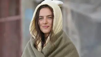 Taşacak Bu Deniz dizisinin Eleni'si Ava Yaman, ilk kez sosyal medya yorumlarına yanıt verdi