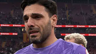 Galatasaray'da kaleci Günay Güvenç, taraftarın protestosu nedeniyle gözyaşlarına boğuldu