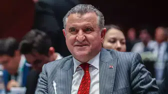 Gençlik ve Spor Bakanı Bak'tan A Milli Futbol Takımı'na tebrik mesajı