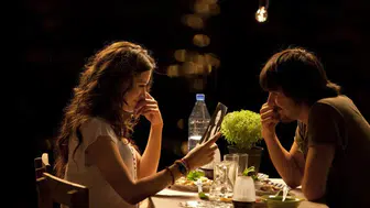 Aşk Tesadüfleri Sever filmi oyuncuları ve konusu nedir?