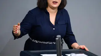 Almanya'da Türkiye kökenli Vekil Gökay Akbulut'un dokunulmazlığı kaldırıldı