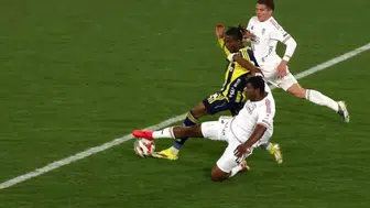 Fenerbahçe-Beşiktaş Derbisinde Tartışmalı Penaltı Pozisyonu Neden Bu Kadar Konuşuluyor?