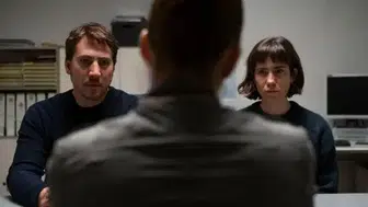 Girişte (Upon Entry) filminin konusu nedir, oyuncuları kimler? Ne zaman, nerede çekildi?
