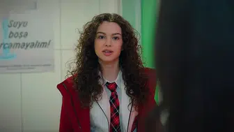 Su Burcu Yazgı Coşkun’dan kayalıklar üzerinde yeni pozlar