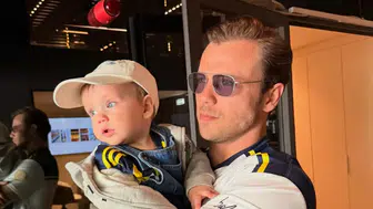 Tolga Sarıtaş’tan mutlu aile pozu! Oğlu Ali’nin yüzü ilk kez göründü