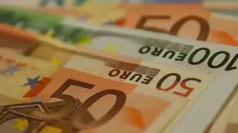 Döviz kurları bayram sonrası yükselişle başladı