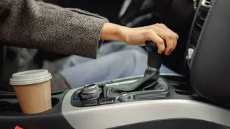 2026 yılında manuel vitesli otomobillerin geri dönüşü: Hangi modeller öne çıkıyor?