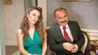 Aile Arasında filmi hangi oyuncularla ve hangi konuyla dikkat çekiyor?