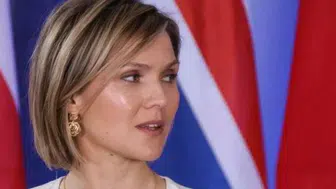 İzlanda Başbakanı Kristrun Frostadottir kimdir? Kristrun Frostadottir kaç yaşında, nereli, evli mi?