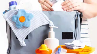 Bebekle yolculuk yapacak ailelere 8 pratik öneri