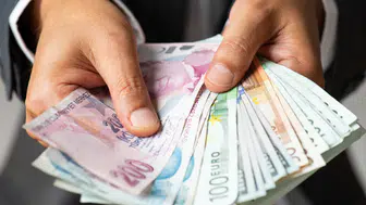 Dolar ve Euro haftaya nasıl başladı? İşte ilk fiyatlar
