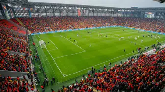 Gürsel Aksel Stadyumu nerede ve kapasitesi ne kadar?