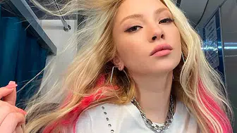Ece Seçkin hamile mi? Ece Seçkin konserlerini neden iptal etti?