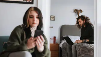 Phubbing nedir ve ilişkiler üzerindeki etkileri nelerdir?