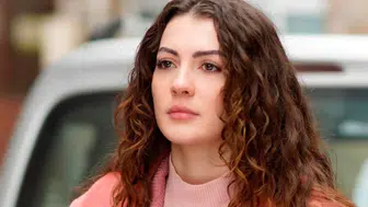 Burcu Özberk'in aşk hayatında yeni bir gelişme mi yaşanıyor?