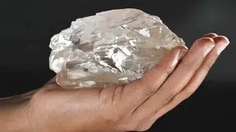 İnsan kalbi ağırlığındaki dev elmas ne kadara satıldı?