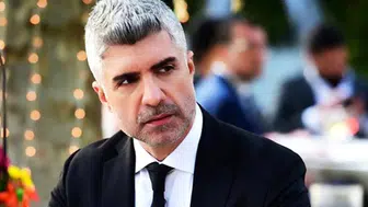 Özcan Deniz'in açıklamaları : Her acı çeken erkeğin arkasında göbek atan bir kadın var
