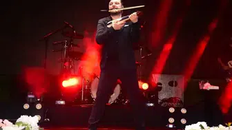 Ekin Uzunlar Değirmendere Fındık ve Kültür Sanat Festivali'nde kemençeyle şov yaptı
