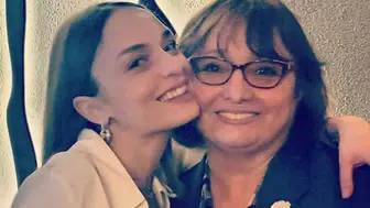 Nilperi Şahinkaya annesini andı : 1 yıl geçti fakat yüzyıldır yalnız gibiyim