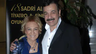 Kerem Alışık, annesi Çolpan İlhan'ı doğum gününde şiirle andı mı?