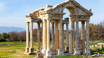 Dünyadan 25 yeni miras UNESCO listesine girdi : Türkiye’nin adayları neden bekliyor?