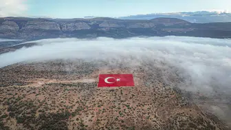 Dev Türk bayrağı yenilendi : Artık uzaydan görülüyor