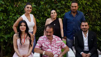 Tatlıses'in evinde mutlu gün : Manevi kızına beşi bir yerde taktı