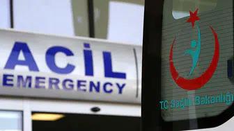 Boğazına şeker kaçan küçük kızı polis memuru kurtardı!