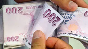 Kredi kartında sadece asgari tutarı ödeyenler ne kadar borçlanıyor?