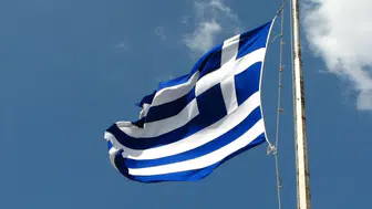 Tanagra Hava Üssü'nde düzenlenen hava gösterisinde savaş uçağı neden düştü?