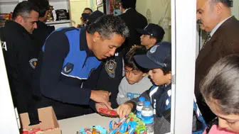 Okul kantini denetlendi : Polisler Seydişehir'de okul kantinini kontrol etti