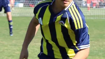 Poyraz Eren Arabacı kimdir, kaç yaşında? Fenerbahçe’nin genç yıldızı hangi mevkide oynuyor?