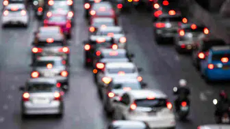 İsveç trafiğinde tarihi değişim : Tüm araçlar nasıl durduruldu?