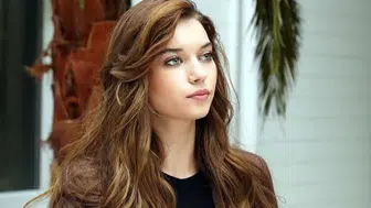 Afra Saraçoğlu'nun annesiyle paylaştığı doğum günü pozu sosyal medyada gündem oldu
