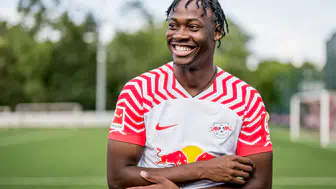 El Chadaille Bitshiabu kimdir ve futbol kariyeri hakkında bilgiler nelerdir?