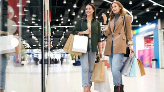 33 yıllık moda markası neden tüm mağazalarını kapatma kararı aldı?